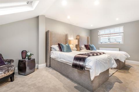 10 Prospect Road, Long Ditton, Surbiton, KT6 5PY