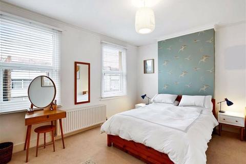 21 Fairlawn Park, London, SE26 5RZ