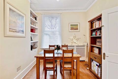 21 Fairlawn Park, London, SE26 5RZ
