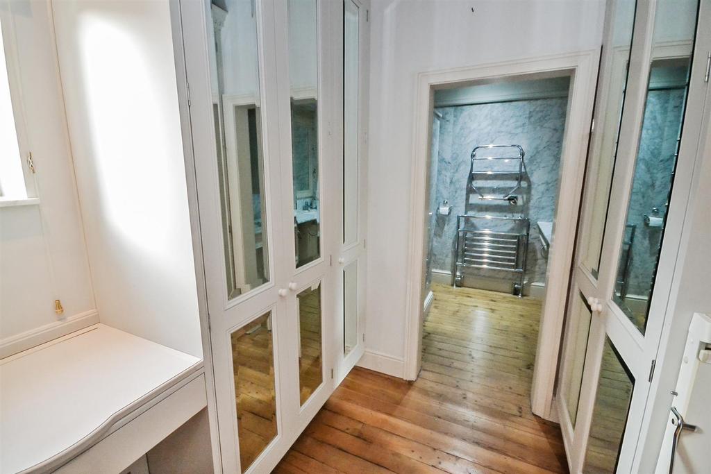 Master En-suite &amp; Dressing Room.JPG