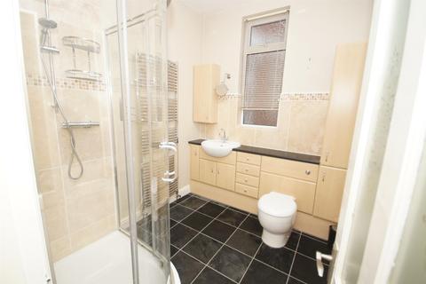 1 bedroom in a house share to rent - Room 4, Somerset Road, Heaton
