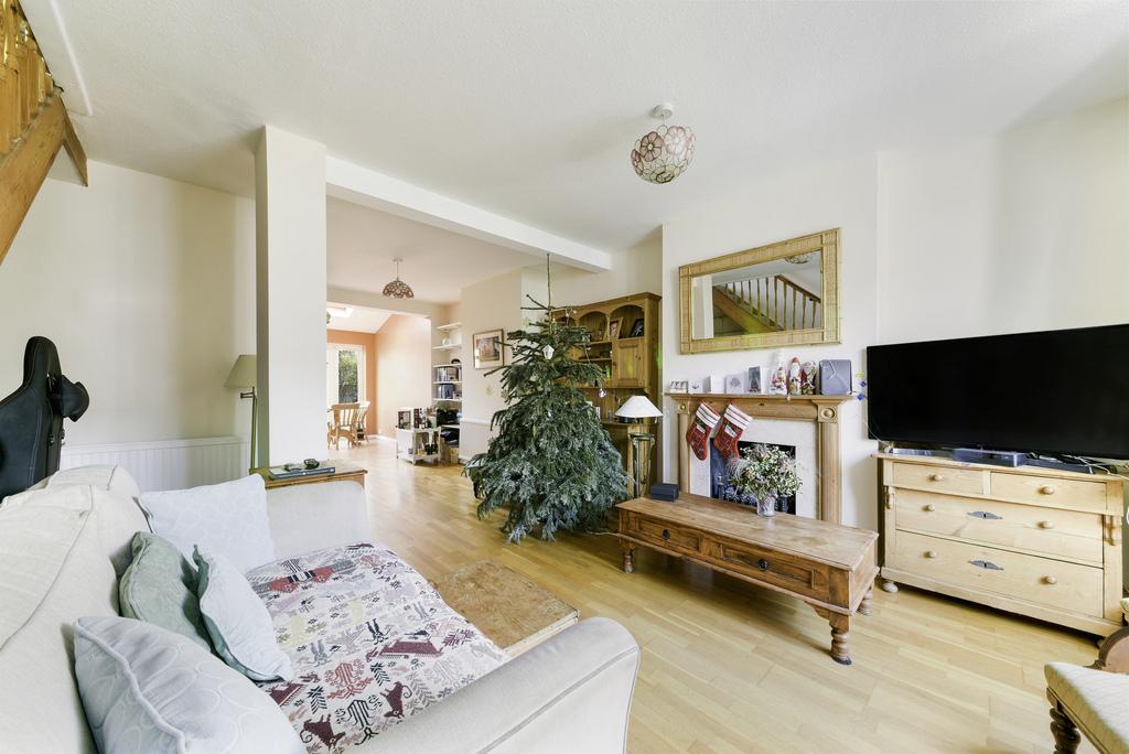 Hardy Road, SW19 2 bed house £1,950 pcm (£450 pw)