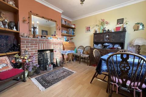 62 Fairlie, Ringwood, BH24 1TS