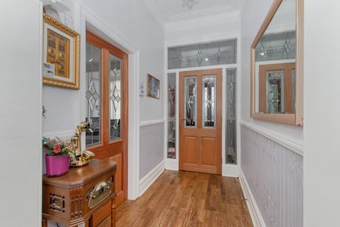 37 Avenue Crescent, Leeds, LS8 4HD