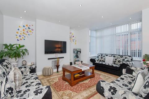 37 Avenue Crescent, Leeds, LS8 4HD
