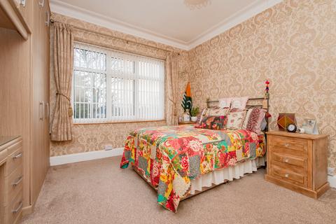 37 Avenue Crescent, Leeds, LS8 4HD
