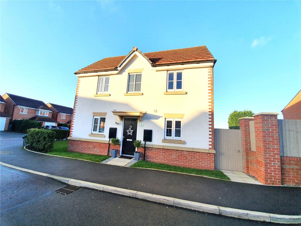 Chelmer Way, Eccles, Manchester, M30 3 bed semi-detached house - £225,000