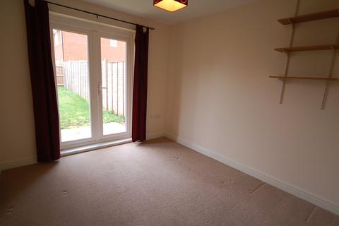 4 bedroom terraced house to rent, Hawthorn Close, Red Lodge, Bury St. Edmunds, Suffolk, IP28