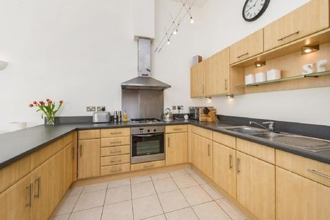 Flat 14, Boundary House Queensdale Crescent, London, W11 4JY
