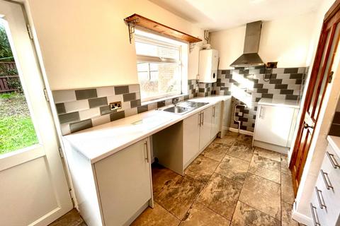 4 bedroom terraced house to rent, Heol Y Coleg, Vaynor, Newtown, Powys, SY16