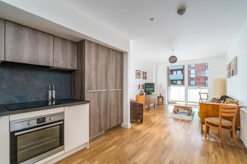 2 bedroom apartment to rent - Butterfly Court, Bathurst Square, London, N15
