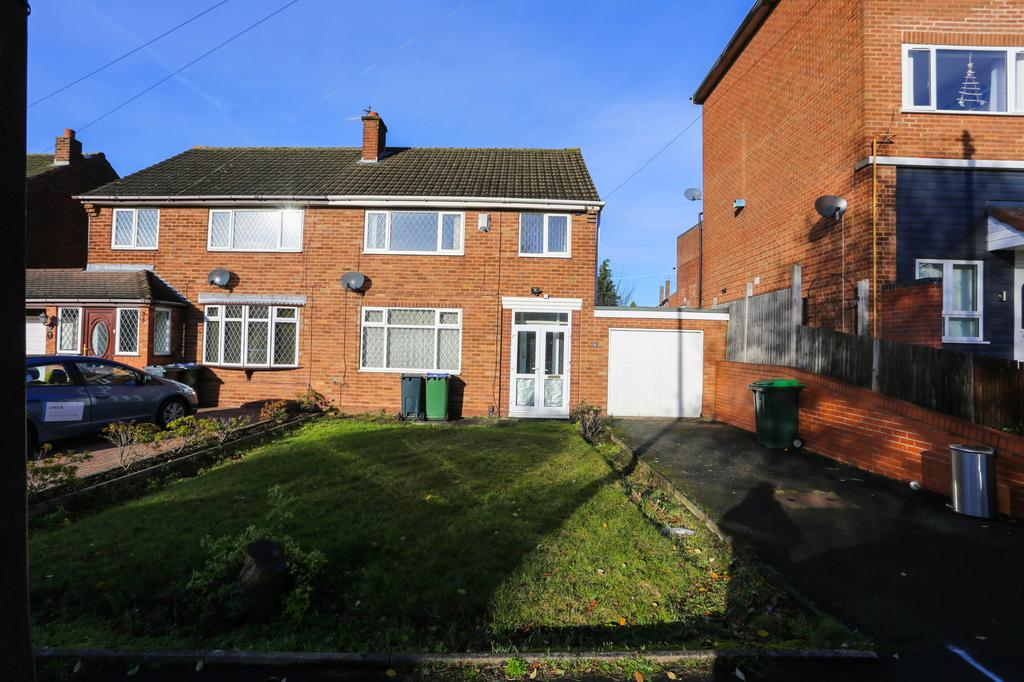 Wendover Road, Rowley Regis, B65 3 bed semidetached house £895 pcm