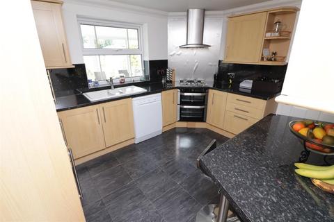 24 Dryleaze, Yate, Bristol, BS37 7YX