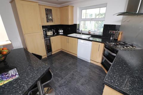 24 Dryleaze, Yate, Bristol, BS37 7YX