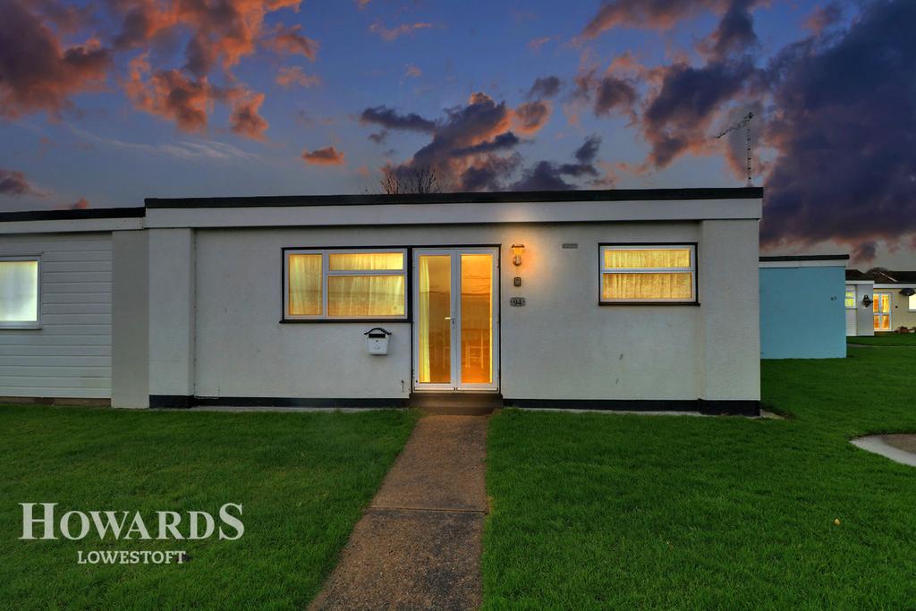 Seaview Estate, Kessingland 3 bed chalet £90,000