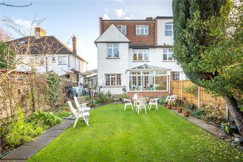 35 Lillian Avenue, London, W3 9AN