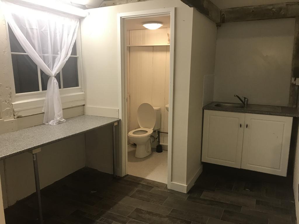 Kitchen &amp; WC