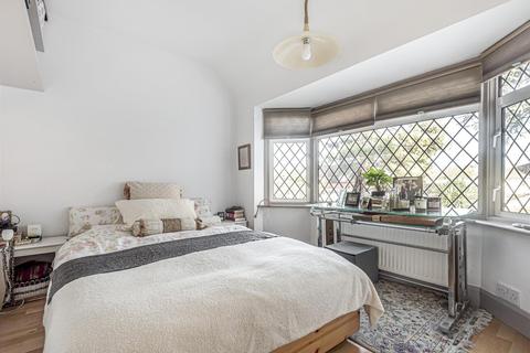 50 Cardinal Avenue, Kingston Upon Thames, KT2 5SB