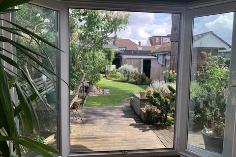 50 Cardinal Avenue, Kingston Upon Thames, KT2 5SB