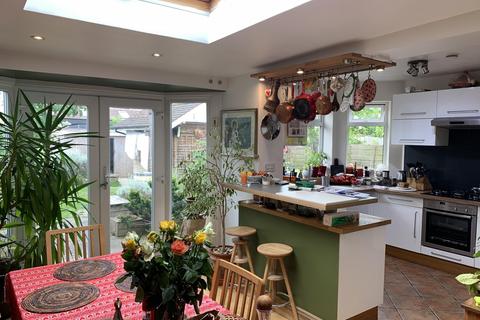 50 Cardinal Avenue, Kingston Upon Thames, KT2 5SB