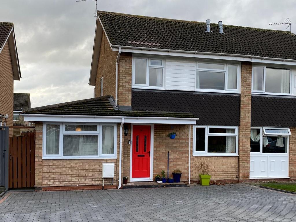 Lyall Close, Hampton Dene, Hereford, HR1 3 bed semidetached house £