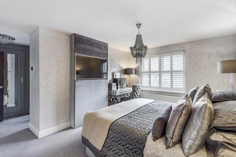 7 Wood Drive, Chislehurst, BR7 5EU