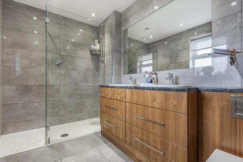 7 Wood Drive, Chislehurst, BR7 5EU