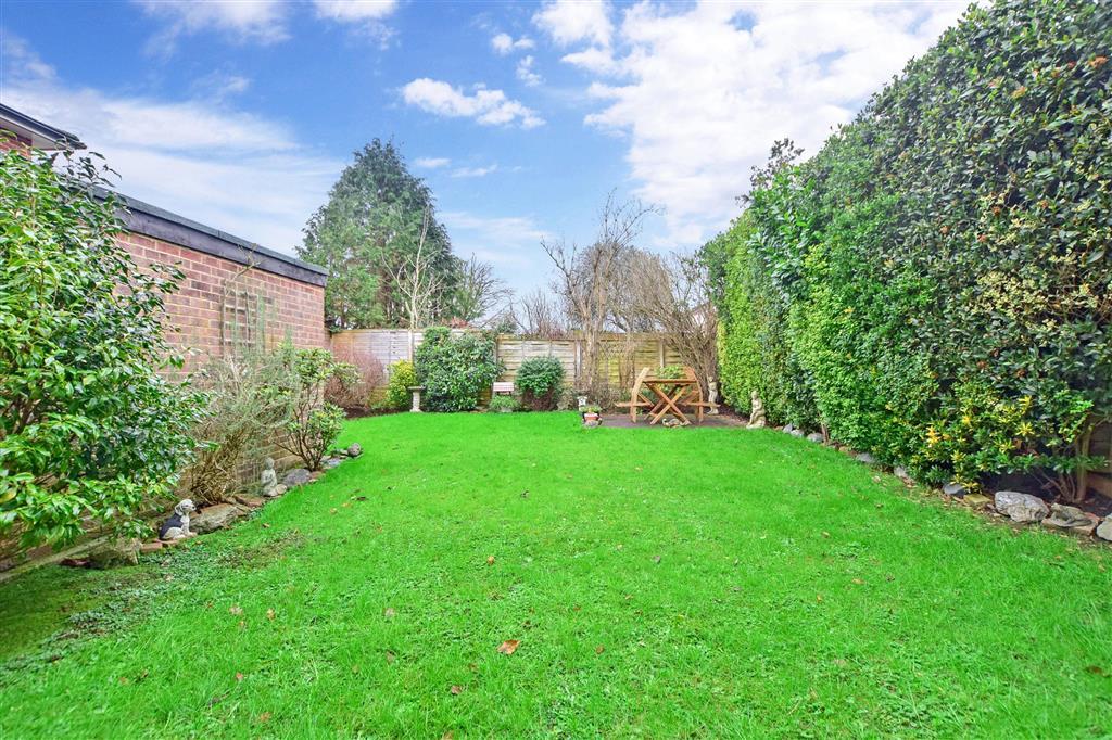 Burdocks Drive, Burgess Hill, West Sussex 3 bed detached house £415,000