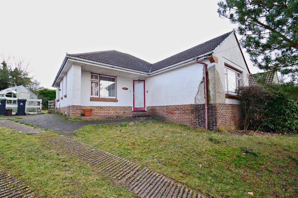 Corfe Mullen 2 bed bungalow £300,000