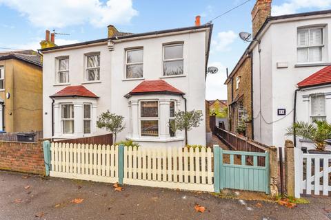 94 Blagdon Road, New Malden, KT3 4AE