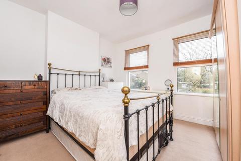 94 Blagdon Road, New Malden, KT3 4AE