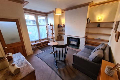 24 De Lacy Mount, Leeds, LS5 3JF