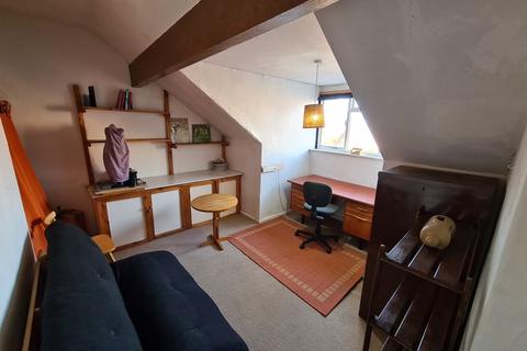 24 De Lacy Mount, Leeds, LS5 3JF