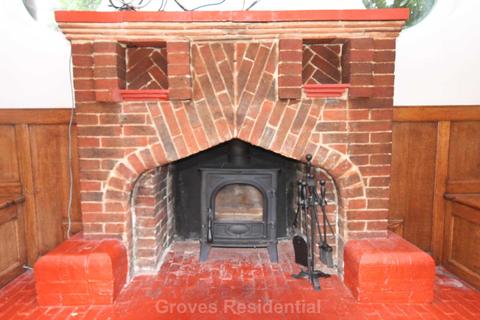 1 Branksome Way, New Malden, KT3 3AX