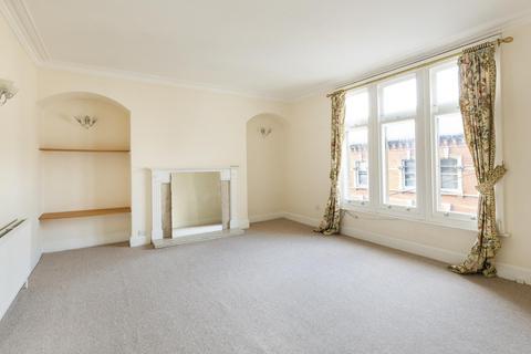 2 bedroom flat to rent, The Mall, Clifton