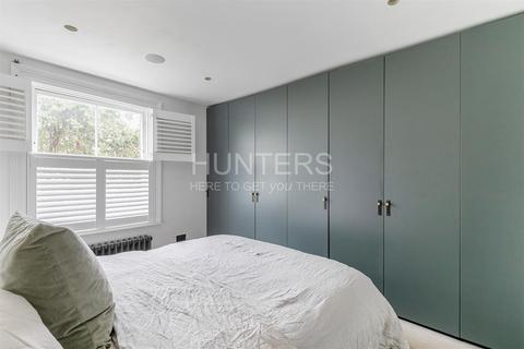 14b Agamemnon Road, London, NW6 1DY