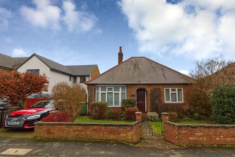 2 bedroom detached bungalow to rent, WOBURN SANDS - A rarely available 2 bedroom detached BUNGALOW