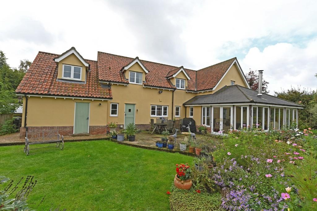 Stradbroke, Nr Eye, Suffolk 5 bed detached house £550,000
