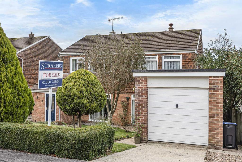 Ducks Meadow, Marlborough 3 bed semidetached house £315,000