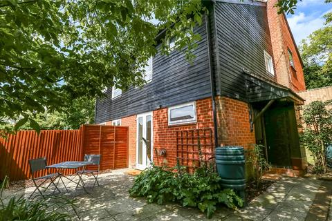 77 Lowden Close, Winchester, SO22 4EW