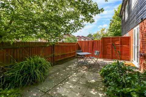 77 Lowden Close, Winchester, SO22 4EW