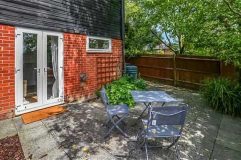 77 Lowden Close, Winchester, SO22 4EW