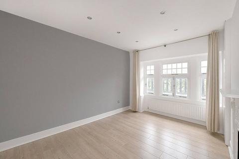2 bedroom flat to rent, Gilbert Street, Mayfair, London, W1K