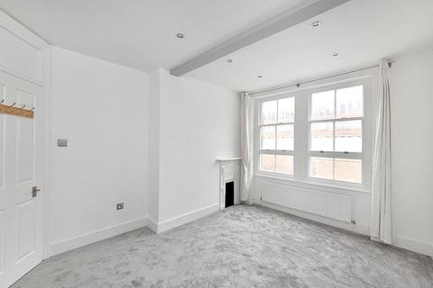 2 bedroom flat to rent, Gilbert Street, Mayfair, London, W1K