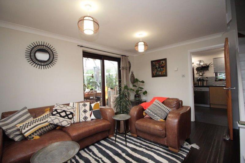 Goodlands Vale, Hedge End, Southampton, SO30 4SL 2 bed semidetached