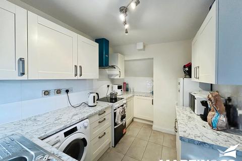 3 bedroom terraced house to rent, Patching Hall Lane, Chelmsford