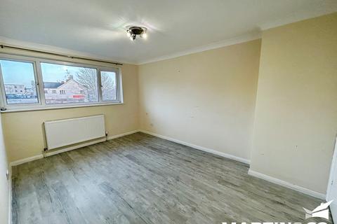3 bedroom terraced house to rent, Patching Hall Lane, Chelmsford