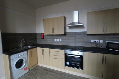 3 bedroom flat to rent, Ribblesdale Place Preston PR1 3NA