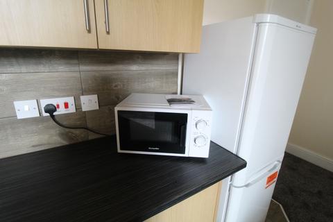 3 bedroom flat to rent, Ribblesdale Place Preston PR1 3NA