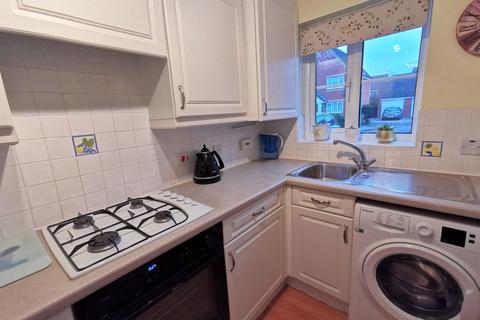 16 Bond Close, Aylesbury, HP21 8FZ